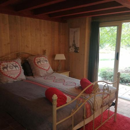 Gite Belle Fontaine Hotel Angrie Bagian luar foto